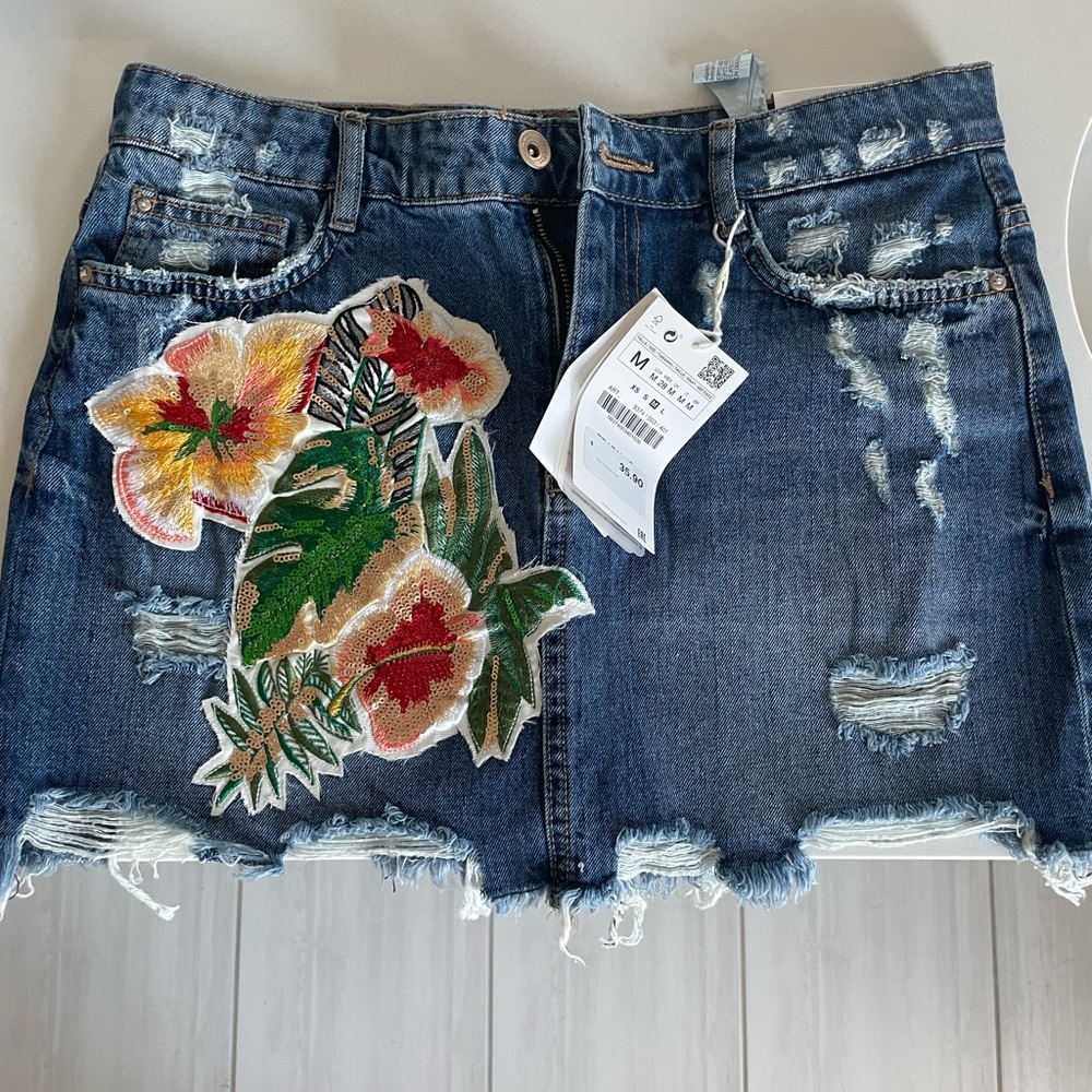 Zara Blue Denim Mini Skirt with Floral Patch